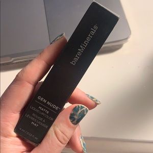 Gen nude matte liquid lipstick